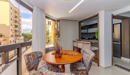 Apartamento diferenciado à venda no Centro de Balneário Camboriú com 3 quartos
