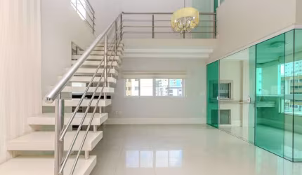 Apartamento duplex à venda no Ed. Innovare no centro de Balneário Camboriú