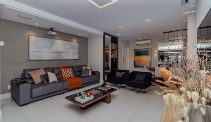 Apartamento à venda no Ed. Chateau de Versailles no centro de Balneário Camboriú
