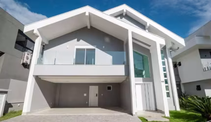 Casa à venda no Cond. Haras Rio do Ouro em Balneário Camboriú