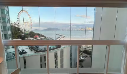 Apartamento com vista mar à venda no Ed. Santé em Balneário Camboriú