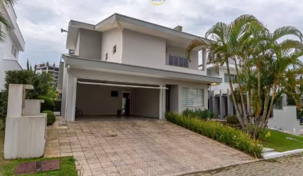 Casa à venda no Condomínio Horizontal Praia Brava em Itajaí
