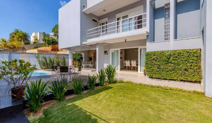 Casa à venda na praia de Cabeçudas - Itajaí