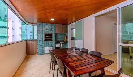 Apartamento próximo a praia à venda no Ed. Saint Michel em Balneário Camboriú