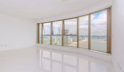 Apartamento de Alto Padrão no Ed. Yachthouse Residence Club – Balneário Camboriú