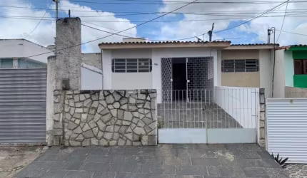 Casa Residencial com 3 quartos  para alugar, 160.00 m2 por R$1400.00  - Indianopolis - Caruaru/PE
