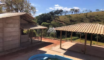 Vendo chácara em Itatiaiuçu de 4.800m² com 03 quartos excelente localização.