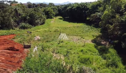 Alugo terreno comercial de 5.000m² em Itatiaiuçu excelente localização.