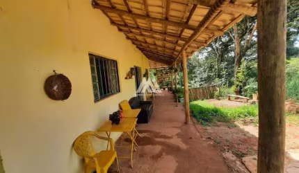 Alugo chácara em Itatiaiuçu com 03 quartos e piscina excelente localização.