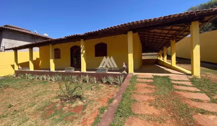 Alugo chácara em Itatiaiuçu com 03 quartos e piscina excelente localização.