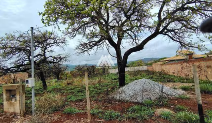Vendo chácara em Itatiaiuçu de 1000m² excelente localização.