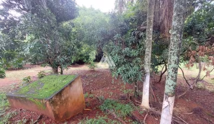 Vendo chácara em Itatiaiuçu de 4.000m² com 04 quartos e piscina excelente localização.