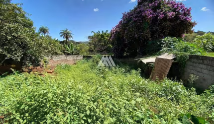 Vendo chácara em Itatiaiuçu de1000m² com 02 quartos, excelente localização.