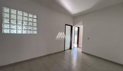 Alugo apartamento em Itaúna com 80m² com 02 quartos e área de serviço em ótima localização