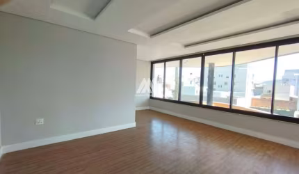 Vendo casa em Itaúna com dois pavimentos em ótima localização!