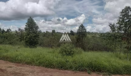 Vendo terreno em Itaúna de 4 mil metros localizado em área rural!