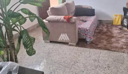 Vendo apartamento em Itaúna com dois quartos sendo uma suíte com closet em região central!