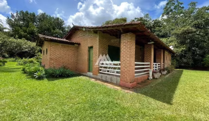 Vendo sítio em Itatiaiuçu de 23.000m² com 04 quartos e piscina excelente localização