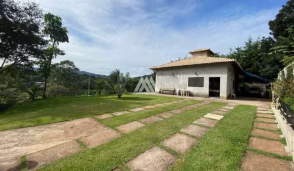 Vendo chácara em Itatiaiuçu de 3000 com 04 quartos e piscina excelente localização.