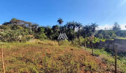 Vendo lote em Itatiaiuçu de 880m² excelente localização.