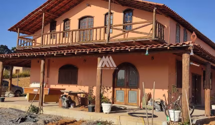Vendo chácara em Itatiaiuçu de 3000m² com 03 quartos e piscina excelente localização.