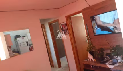 Vendo apartamento em Itatiaiuçu com 03 quartos excelente localização.