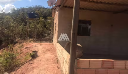 Vendo chácara em Itatiaiuçu de 3000m² com 03 quartos excelente localização.