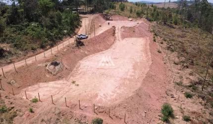 Vendo chácara em Itatiaiuçu de 3000m² excelente localização.