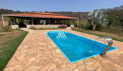 Vendo sítio em Itatiaiuçu de 12.000m² com 03 quartos e logoa excelente localização.