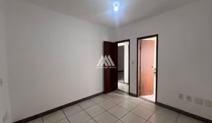 Alugo apartamento em Itaúna com excelente localização!
