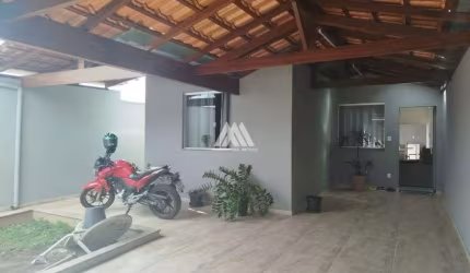 Vendo casa em Itaúna em excelente localização!
