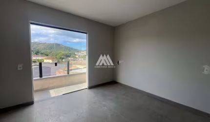 Alugo apartamento em Itaúna de dois pavimentos, cobertura duplex!