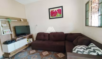 Vendo casa em Itaúna em excelente localização!