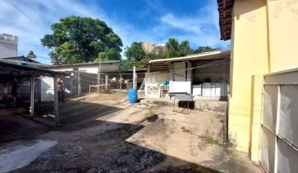 Vendo casa em Itaúna em excelente localização!