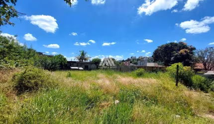 Vendo lote em Itaúna com ótima localização!
