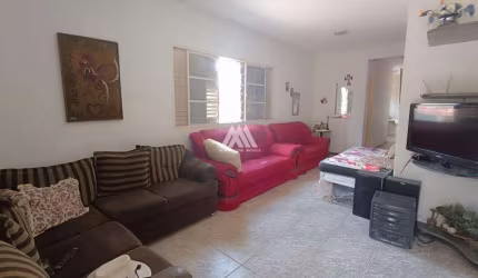 Vendo fazenda em Itaúna com ótima localização!