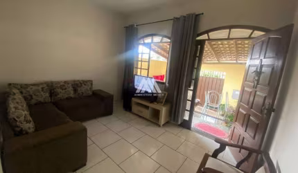 Vendo casa em Itaúna em excelente localização!