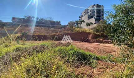 Vendo lote em Itaúna com ótima localização!