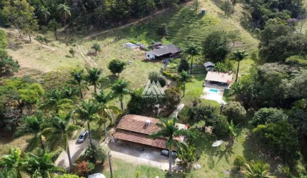 Vendo sítio em Itaúna em excelente localização!