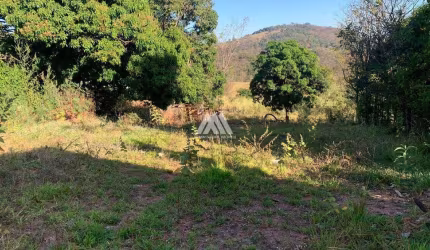 Vendo lote em Itaúna com ótima localização!