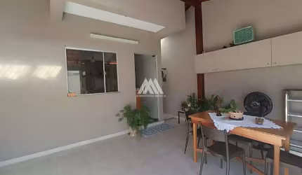 Vendo casa em Itaúna em excelente localização!