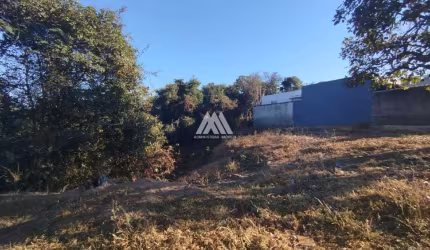 Vendo lote em Itaúna com ótima localização!