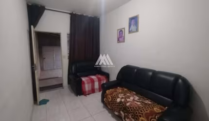 Vendo casa de dois pavimentos em Itaúna em excelente localização!