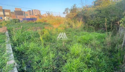 Vendo lote em Itaúna com ótima localização próximo ao centro!