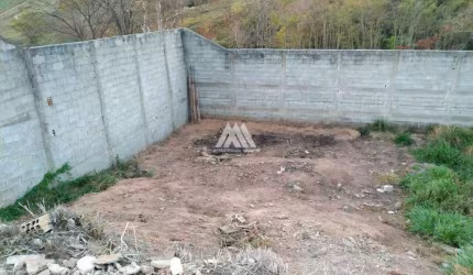Vendo lote em Itaúna com ótima localização!