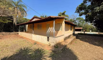 Vendo sítio em Itaúna com excelente localização!
