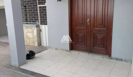 Vendo casa comercial em Itaúna em excelente localização no centro!