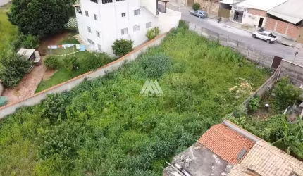 Vendo lote em Itaúna com ótima localização!