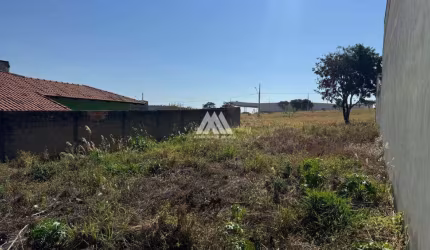Vendo lote em Itaúna com registro e escritura em ótima localização