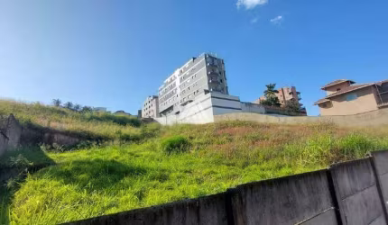 Vendo lote em Itaúna com ótima localização!